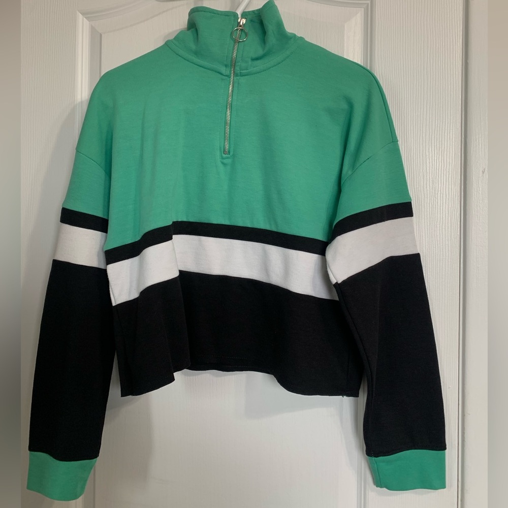 Women’s cropped three quarter zip up sweater